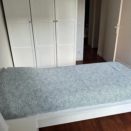 16 Apartment *